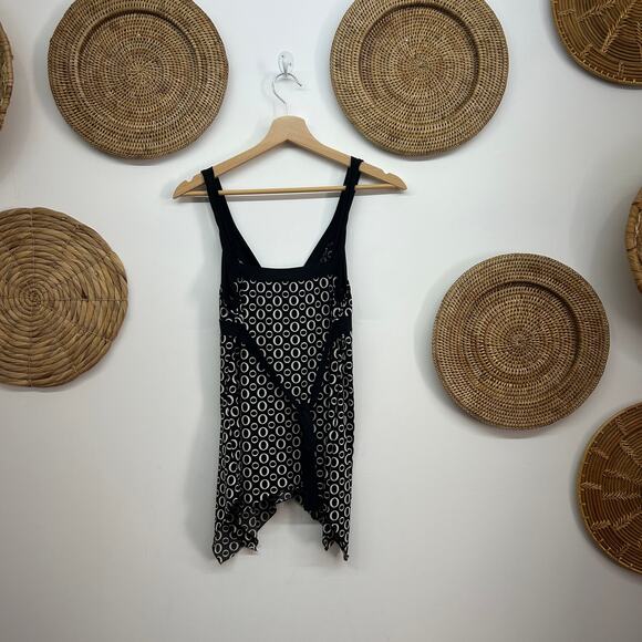 Vintage Y2K 2000s IZ Byer Black White Asymmetrical Hem Tie Back Tank Top Large - Picture 2 of 6